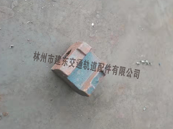 护轨间隔铁2